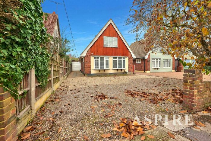 3 Bedroom Detached House To Rent In New Road, Benfleet, SS7