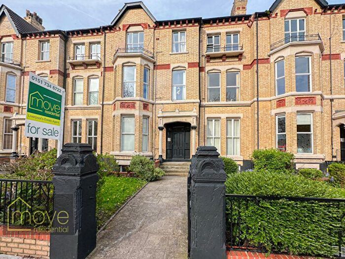 2 Bedroom Flat For Sale In Princes Avenue, Princes Park, Liverpool, L8