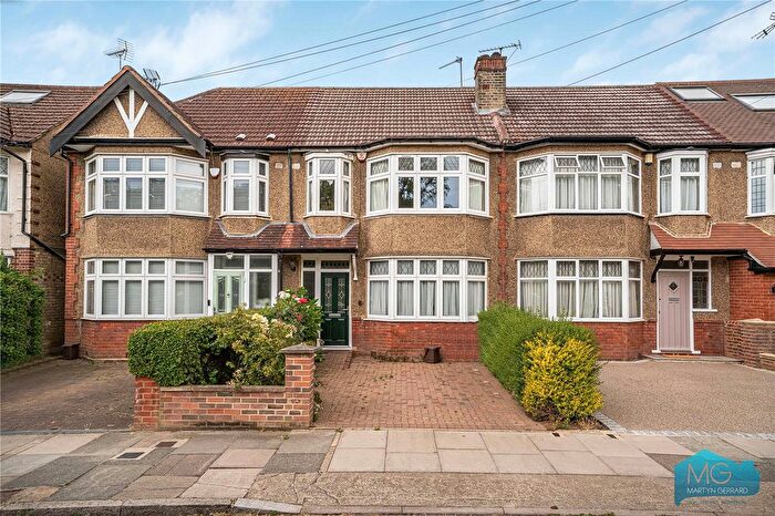 3 Bedroom Terraced House For Sale In West Walk, East Barnet, Barnet, EN4
