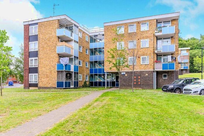 2 Bedroom Flat To Rent In Linacre Road, Southampton, Hampshire, SO19
