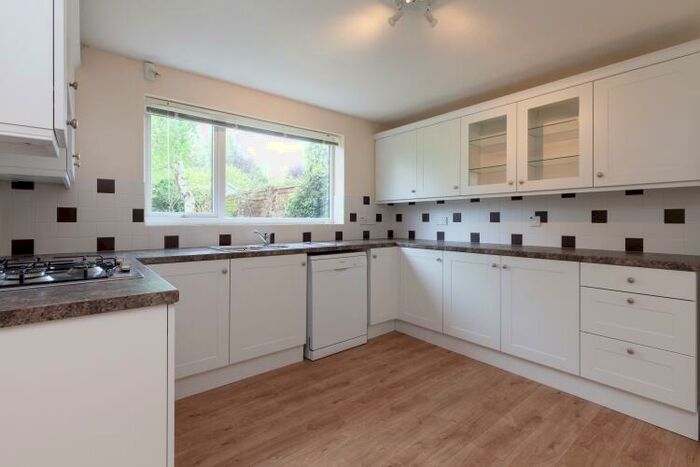 4 Bedroom Semi-Detached House To Rent In Clifton Hampden, OX14