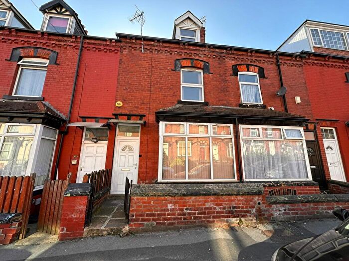 6 Bedroom Terraced House To Rent In Seaforth Place, Leeds, LS9