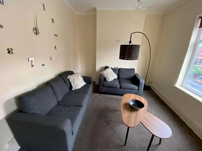 6 Bedroom Terraced House To Rent In Granville Road, Fallowfield, M14