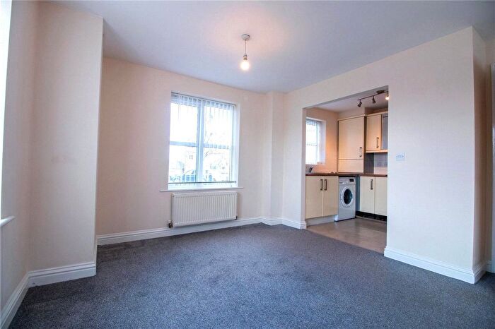 2 Bedroom Flat To Rent In Lathom Court, Knowsley Lane, Huyton, Liverpool, L36