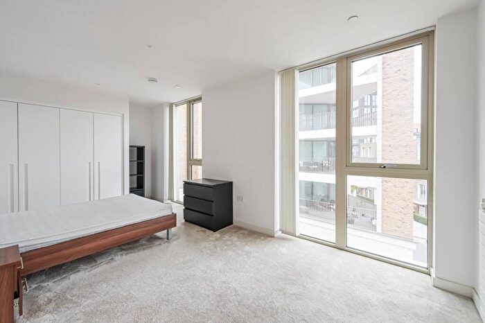 3 Bedroom Flat To Rent In Liner House, , Silvertown, London, E16