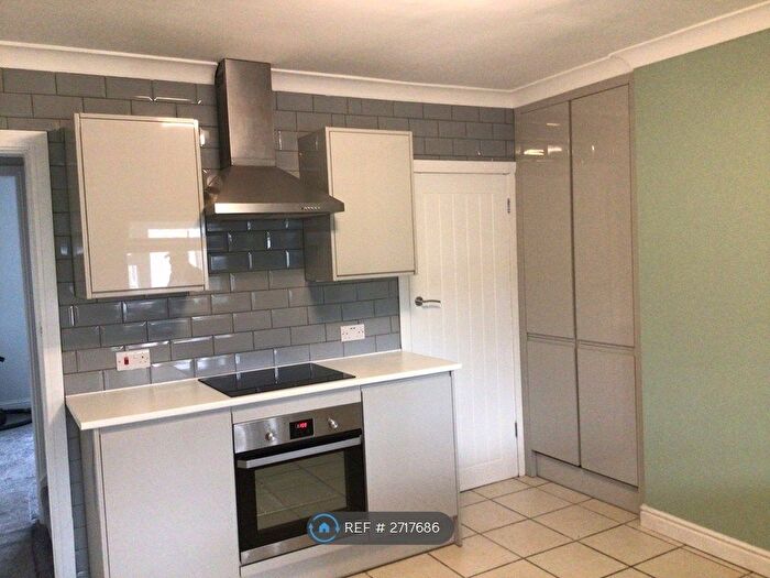 2 Bedroom Terraced House To Rent In Boughton Lane, Chesterfield, S43