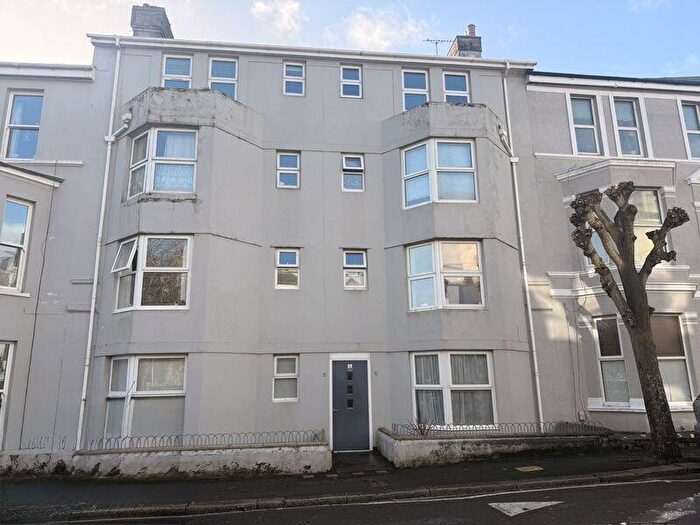 1 Bedroom Apartment For Sale In Pier Street, Plymouth Top Floor Apartment Located Close To The Iconic Plymouth Hoe Also Chain Free, PL1