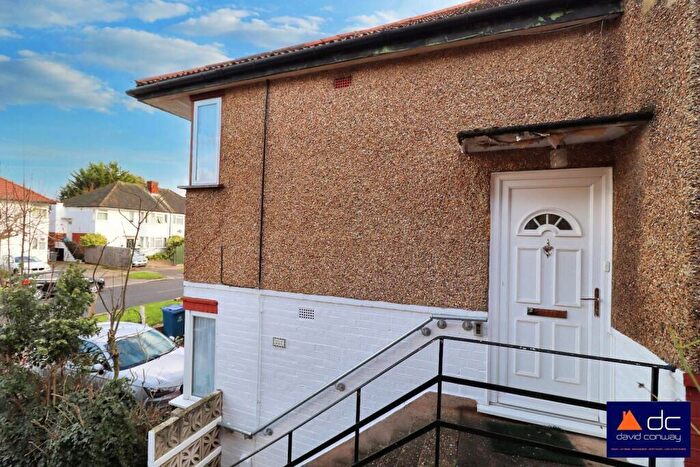 2 Bedroom Maisonette For Sale In Shaftesbury Avenue, South Harrow, Harrow, Middlesex, HA2