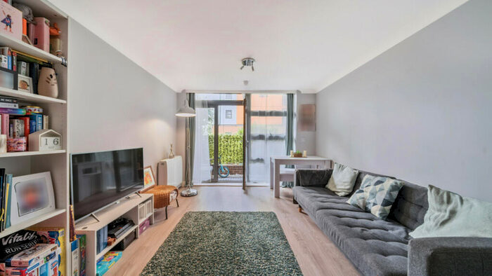 2 Bedroom Flat For Sale In Maltings Close, London, E3