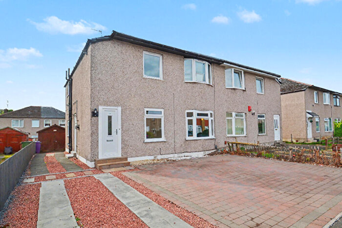 3 Bedroom Flat For Sale In Crofton Avenue, Croftfoot, Glasgow, G44