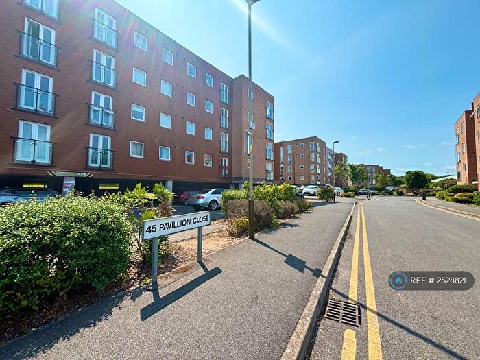 2 Bedroom Flat To Rent In Pavilion Close, Leicester, LE2
