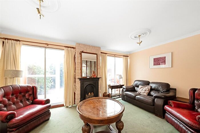 3 Bedroom Terraced House For Sale In Central Hill, London, SE19