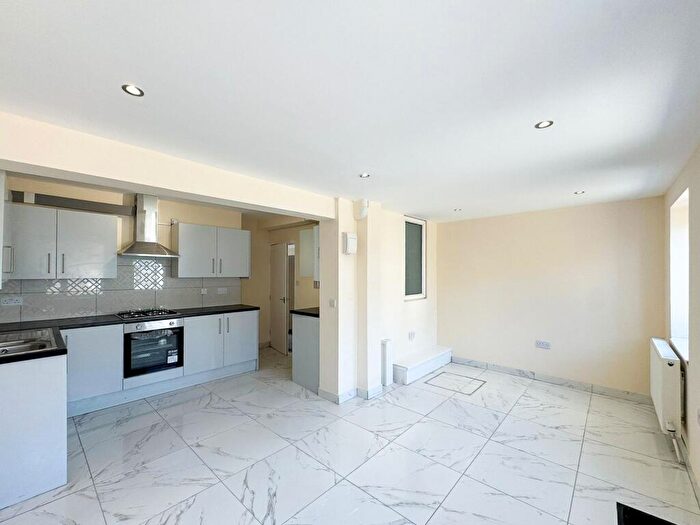 3 Bedroom Property To Rent In Abbots Road, Edgware, HA8