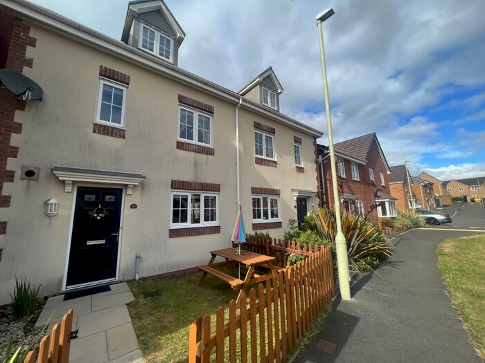 4 Bedroom House To Rent In Heol Bryncethin, Sarn, Bridgend, CF32