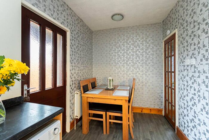 2 Bedroom Semi-Detached Villa For Sale In Carlochie Place, Dundee, DD4