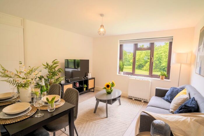 2 Bedroom Flat To Rent In Langland Road, Milton Keynes, MK6