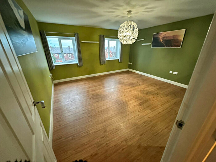 2 Bedroom Apartment To Rent In Saint Phillips Drive, Oldham, Lancashire, OL2