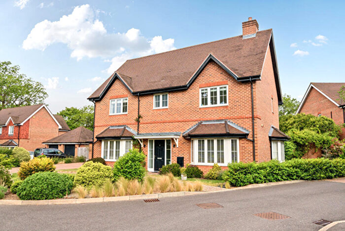 4 Bedroom Detached House For Sale In Russet Grove, Cranleigh, GU6