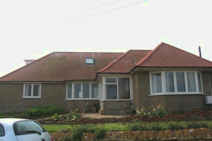 4 Bedroom Detached Bungalow To Rent In West Cliff Road, Bridport, DT6