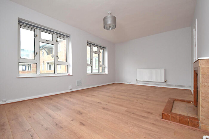 1 Bedroom Flat For Sale In Hope Park, Bromley, BR1