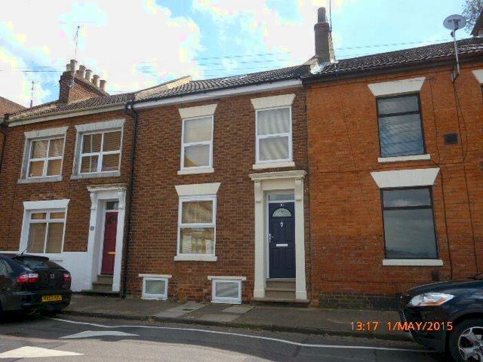 5 Bedroom Terraced House To Rent In Freehold Street, Northampton, NN2