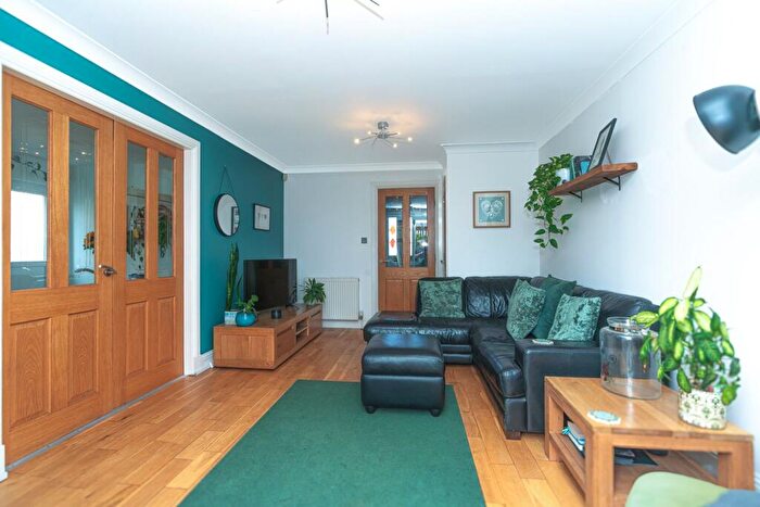 3 Bedroom Detached Villa For Sale In Bluebell Gardens, Cardenden, Lochgelly, KY5