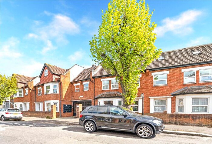 2 Bedroom Flat To Rent In Skeltons Lane, London, E10