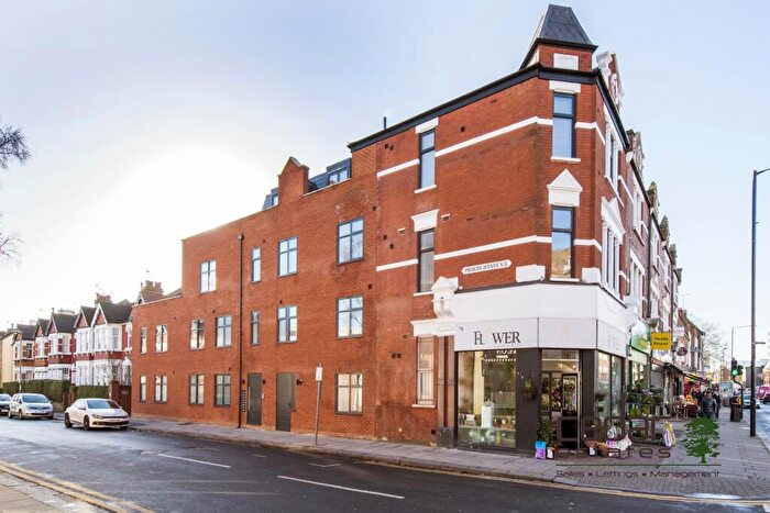 2 Bedroom Flat To Rent In Princes Avenue, Finchley Central, N3