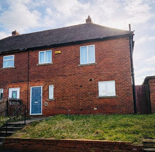 3 Bedroom Semi-Detached House For Sale In Fourth Avenue, Liversedge, WF15