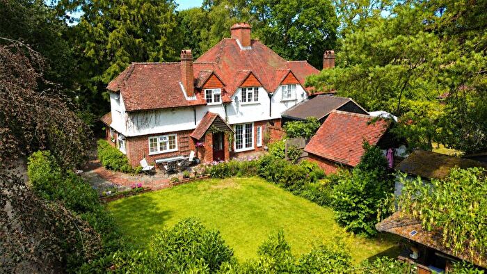 4 Bedroom Semi Detached House For Sale In Littleworth Road, The Sands, Farnham, Surrey, GU10