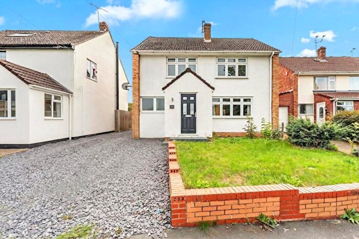 3 Bedroom Detached House To Rent In Badminton Road, Downend, Bristol, Gloucestershire, BS16