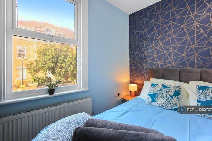 2 Bedroom Flat To Rent In Union Street, Maidstone, ME14