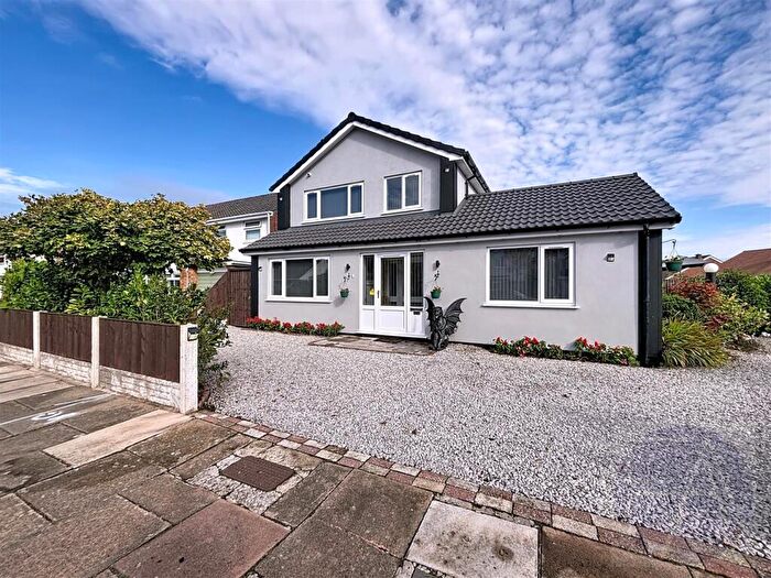 5 Bedroom Detached House To Rent In Cornwall Way, Southport, PR8