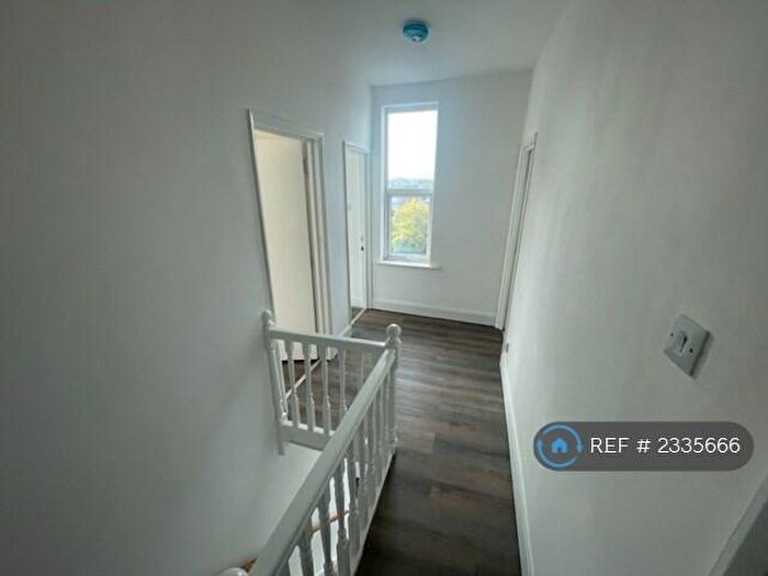 3 Bedroom Flat To Rent In Radford Boulevard, Nottingham, NG7