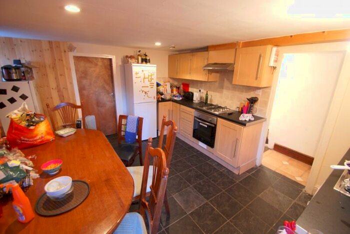 7 Bedroom Terraced House To Rent In Brudenell Road, Hyde Park, Leeds, LS6