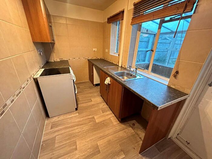2 Bedroom End Of Terrace House To Rent In Danefield Road, Abington, Northampton, NN3
