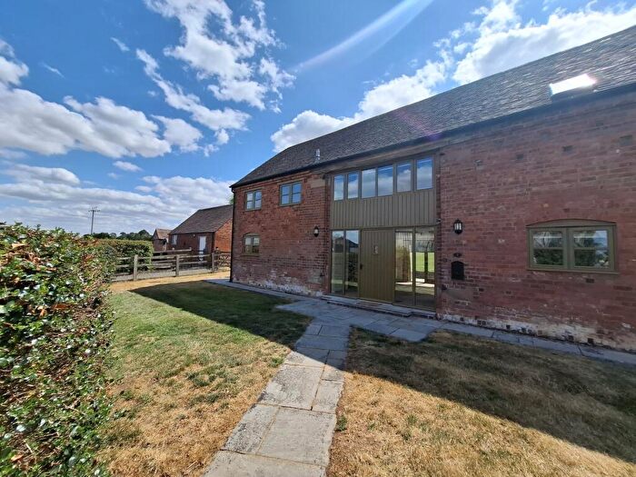 4 Bedroom Barn Conversion To Rent In Kidderminster Road, Dodford, Bromsgrove, B61