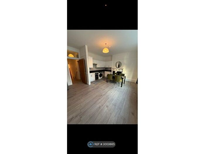 2 Bedroom Flat To Rent In London, London, N13