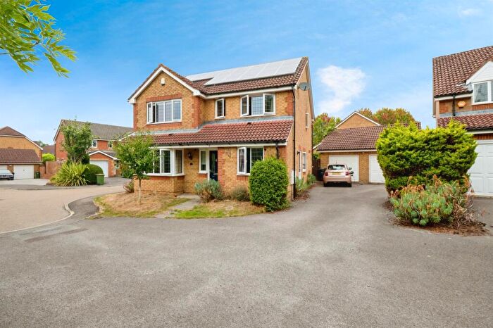 4 Bedroom Detached House For Sale In Strawberry Mead, Fair Oak, Eastleigh, SO50