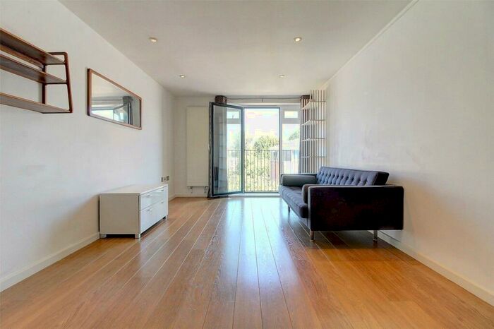 2 Bedroom Apartment To Rent In Bacon Street, Shoreditch, London, E2