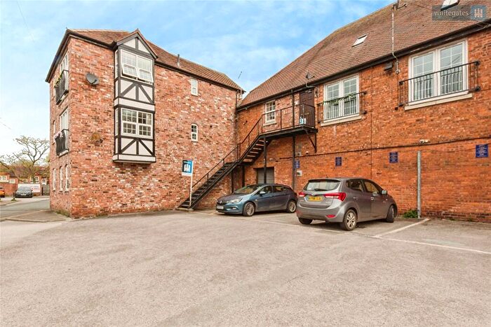 2 Bedroom Apartment For Sale In Kensington Court, Nantwich, Cheshire, CW5