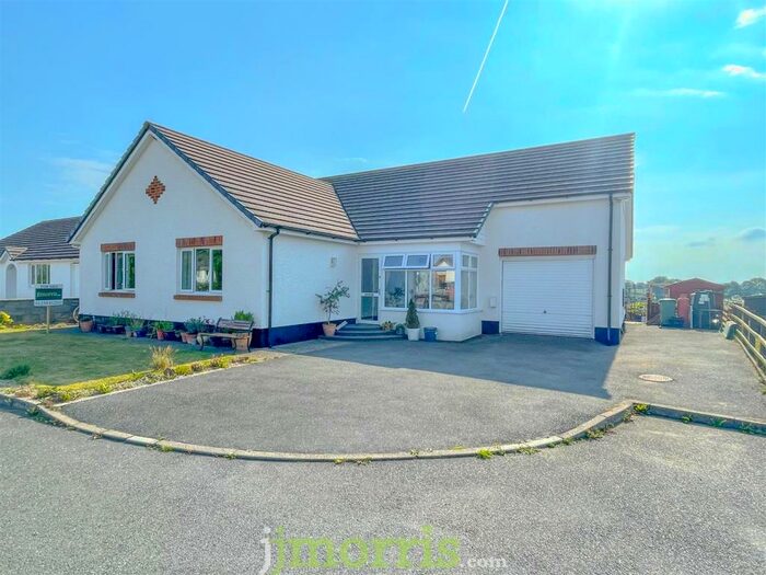 3 Bedroom Detached Bungalow For Sale In Bryngwyn, Newcastle Emlyn, SA38