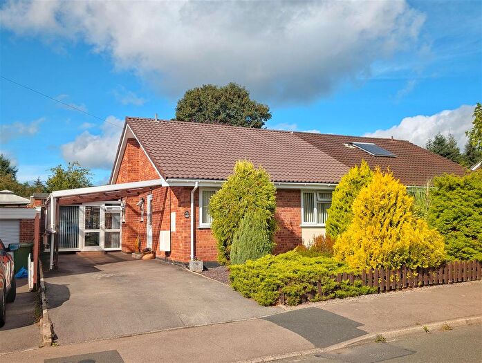 2 Bedroom Semi-Detached Bungalow For Sale In Lancaster Drive, Lydney, GL15