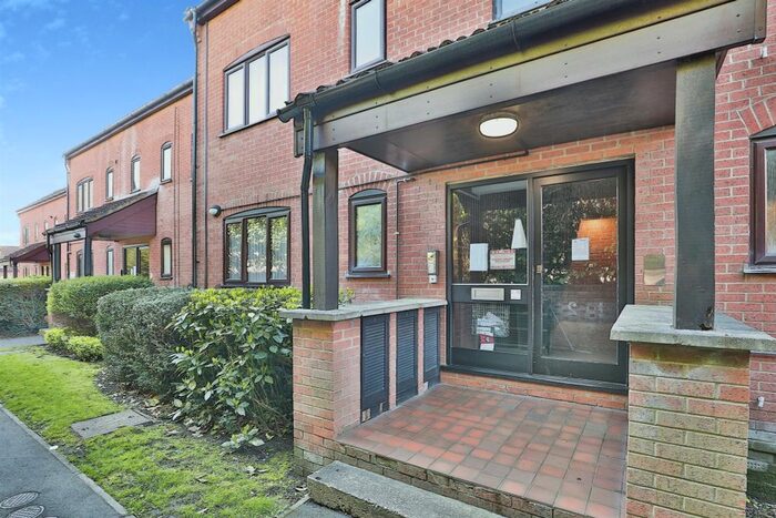 2 Bedroom Flat To Rent In Roseville Close, Norwich, NR1