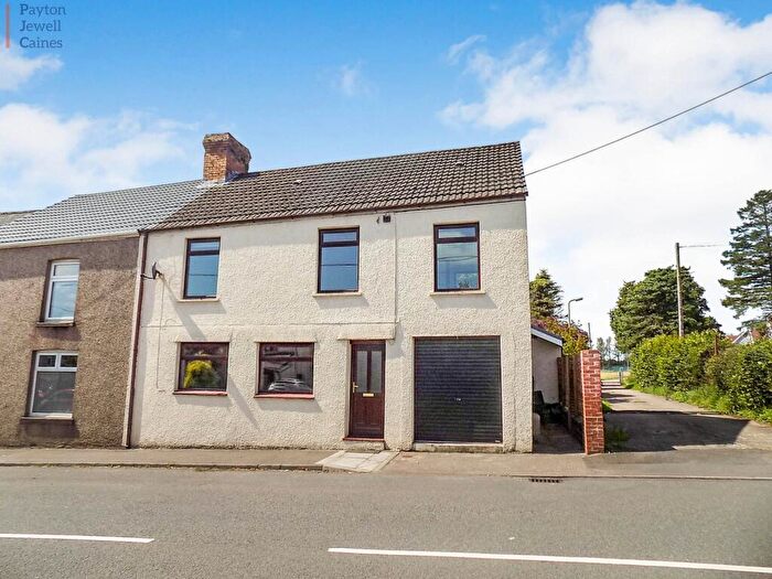 4 Bedroom End Of Terrace House For Sale In High Street, Heol-y-cyw, Bridgend County., CF35