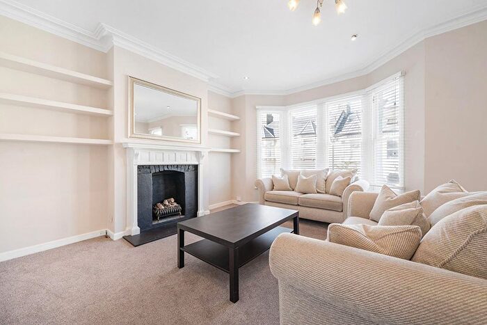 3 Bedroom Flat For Sale In Arodene Road, SW2