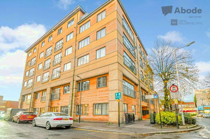 Studio To Rent In Pechiney House, The Grove, Slough, Berkshire, SL1