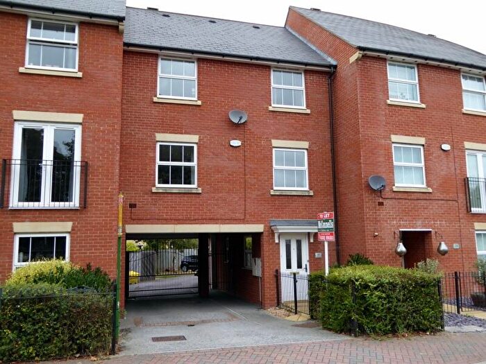 3 Bedroom Terraced House To Rent In Pinewood Place, DA2