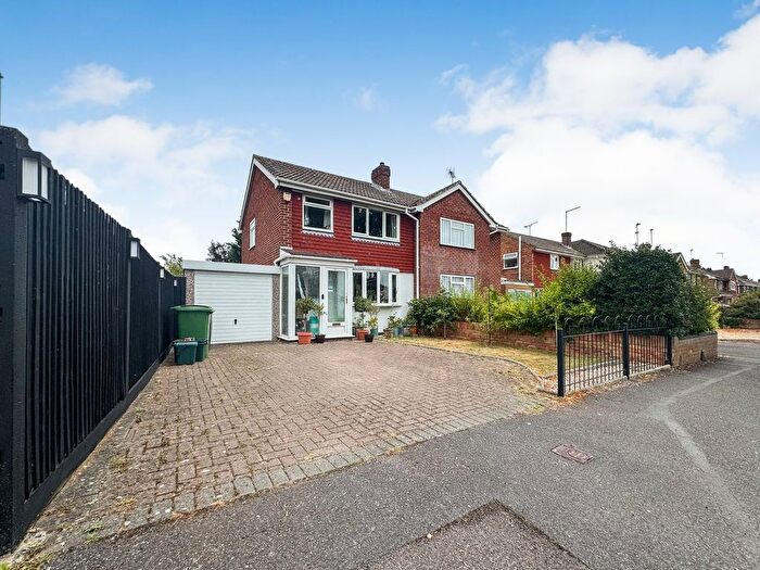 2 Bedroom Semi-Detached House For Sale In Fullbrook Crescent, Tilehurst, Reading, RG31