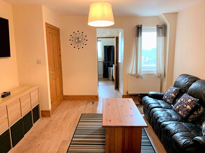 2 Bedroom Flat To Rent In Old Town, SN1